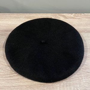 Black Wool Berette